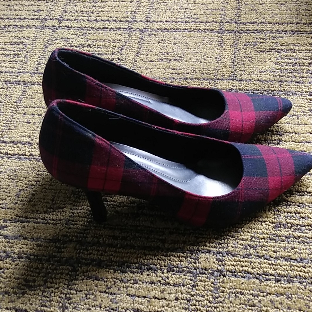 Heels - Picture 1 of 3